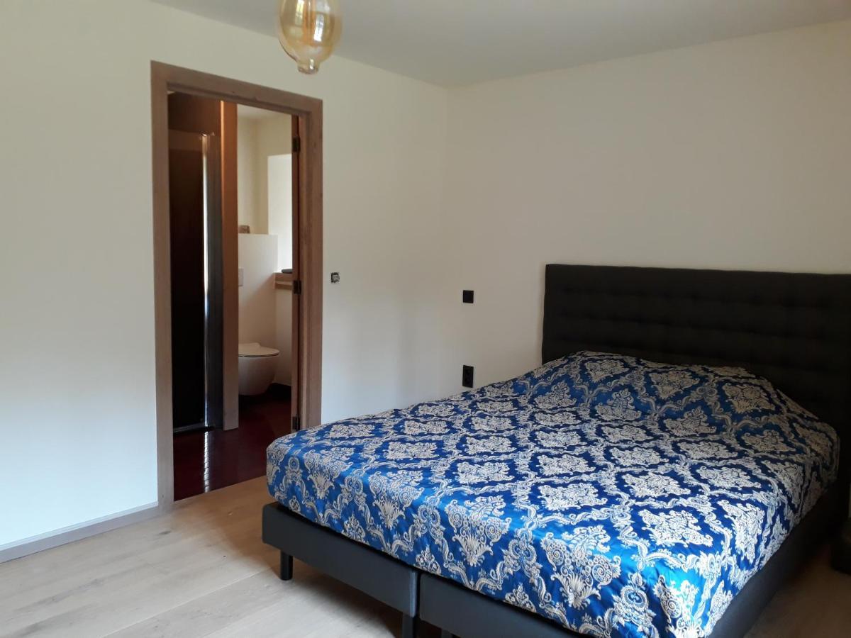 Le Vieux Moulin Bed & Breakfast Goudelin Ngoại thất bức ảnh