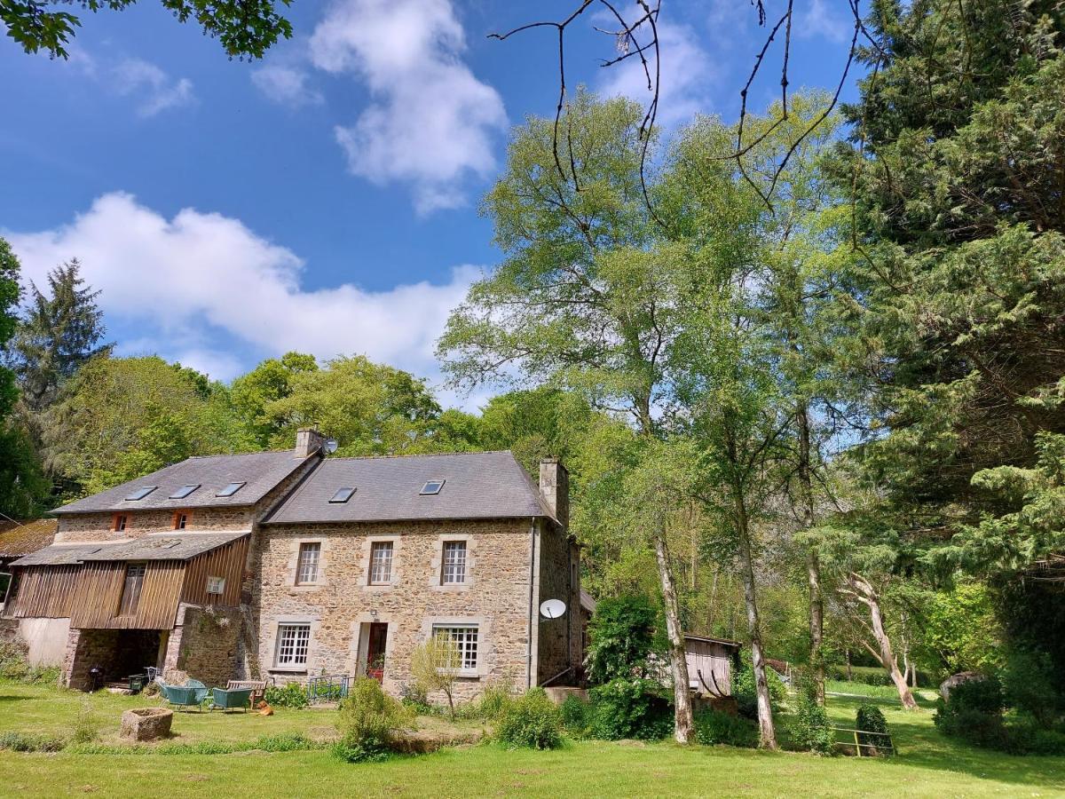 Le Vieux Moulin Bed & Breakfast Goudelin Ngoại thất bức ảnh